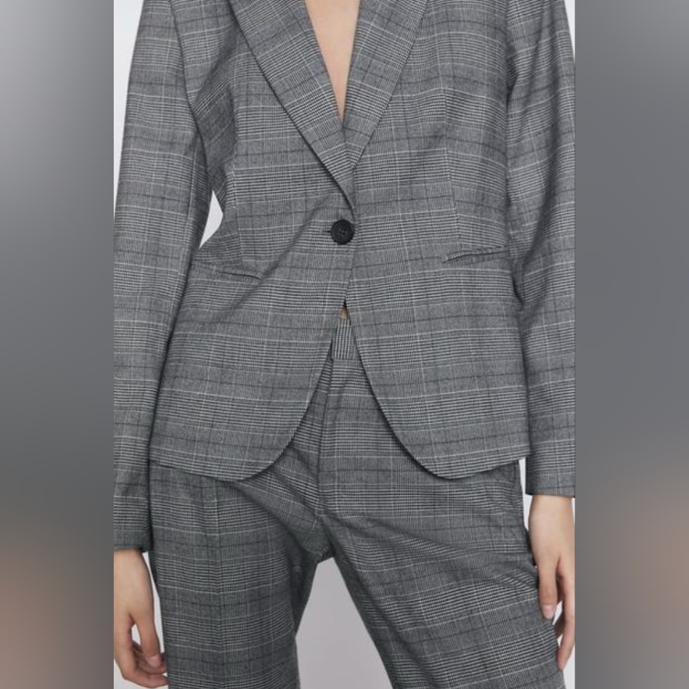 Full Zara suit $45